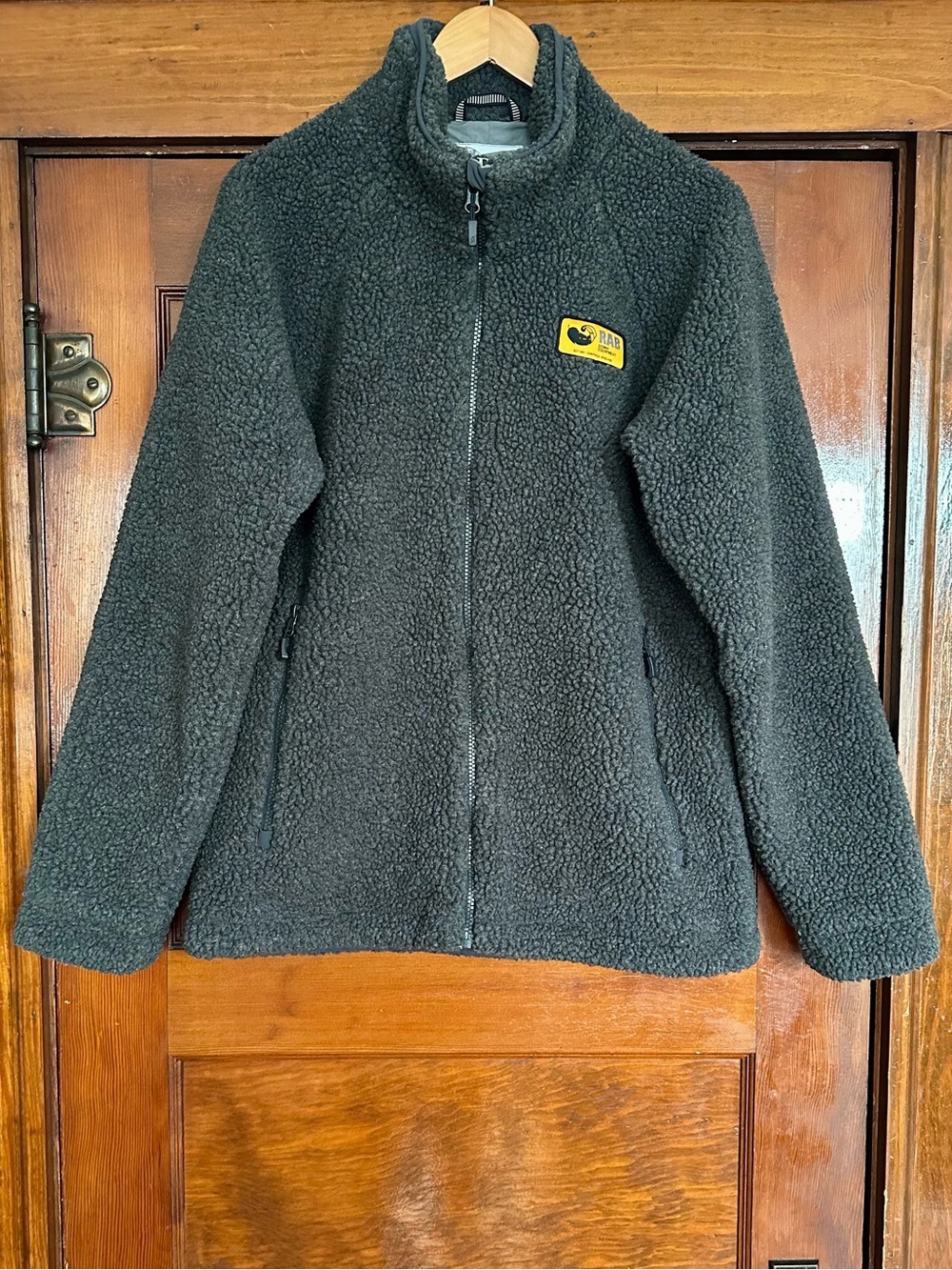 Rab Men's Charcoal Gray Original Pile Jacket Size Medium Outdoor Hiking Gorpcore